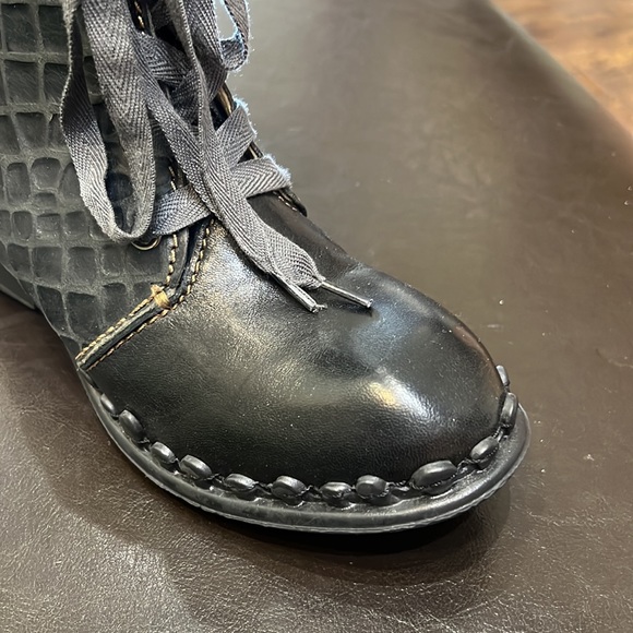 London Leather Boot - Picture 4 of 7